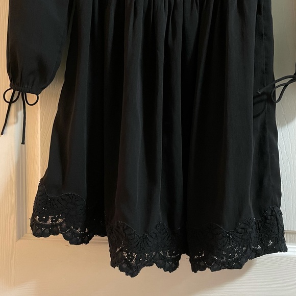 Abercrombie & Fitch Black Off-the-Shoulder Boho Dress - Picture 3 of 9